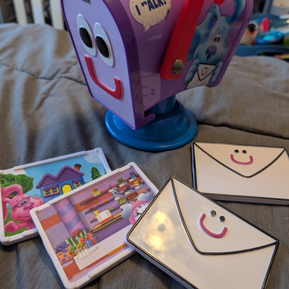 Mailbox Toy Set - Purple blues Clues - Picture 1 of 1